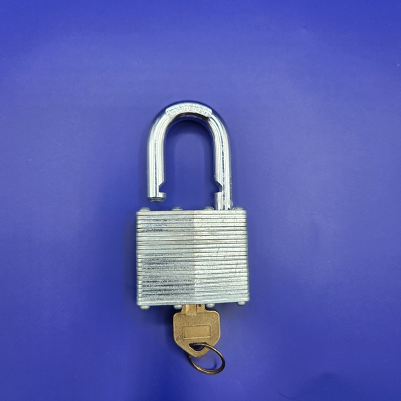 Silver Padlock with Key - Picture 5 of 5